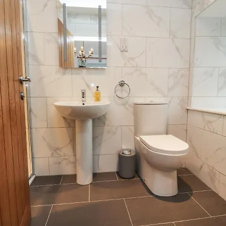 1 Hull House * Skipton